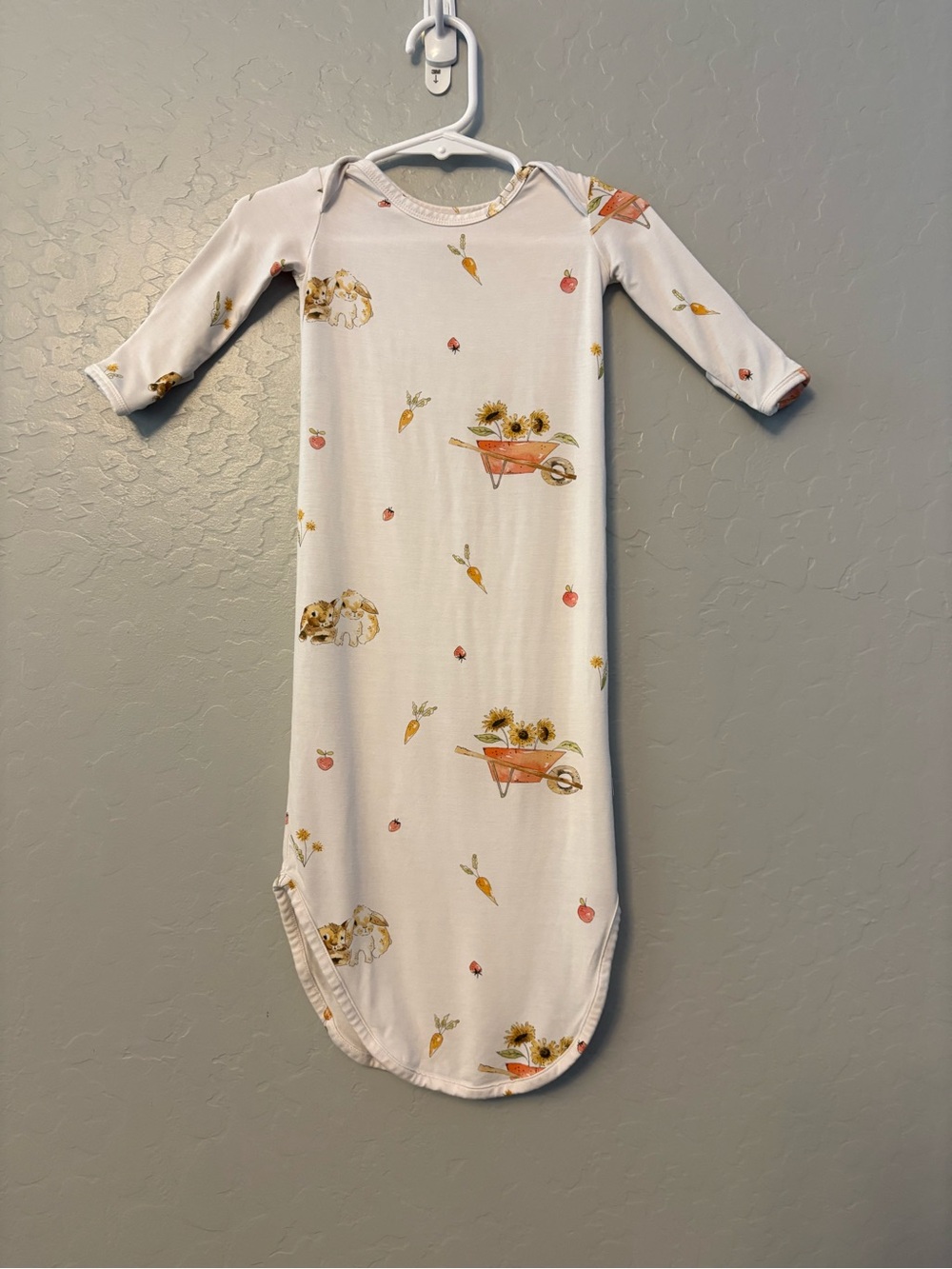Joss + J the garcia diaries white bunny print bamboo infant gown 0-3 months